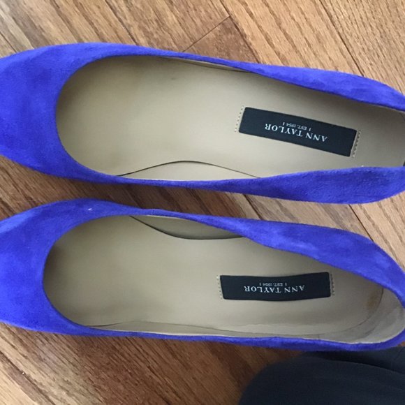 Pumps - Picture 2 of 5